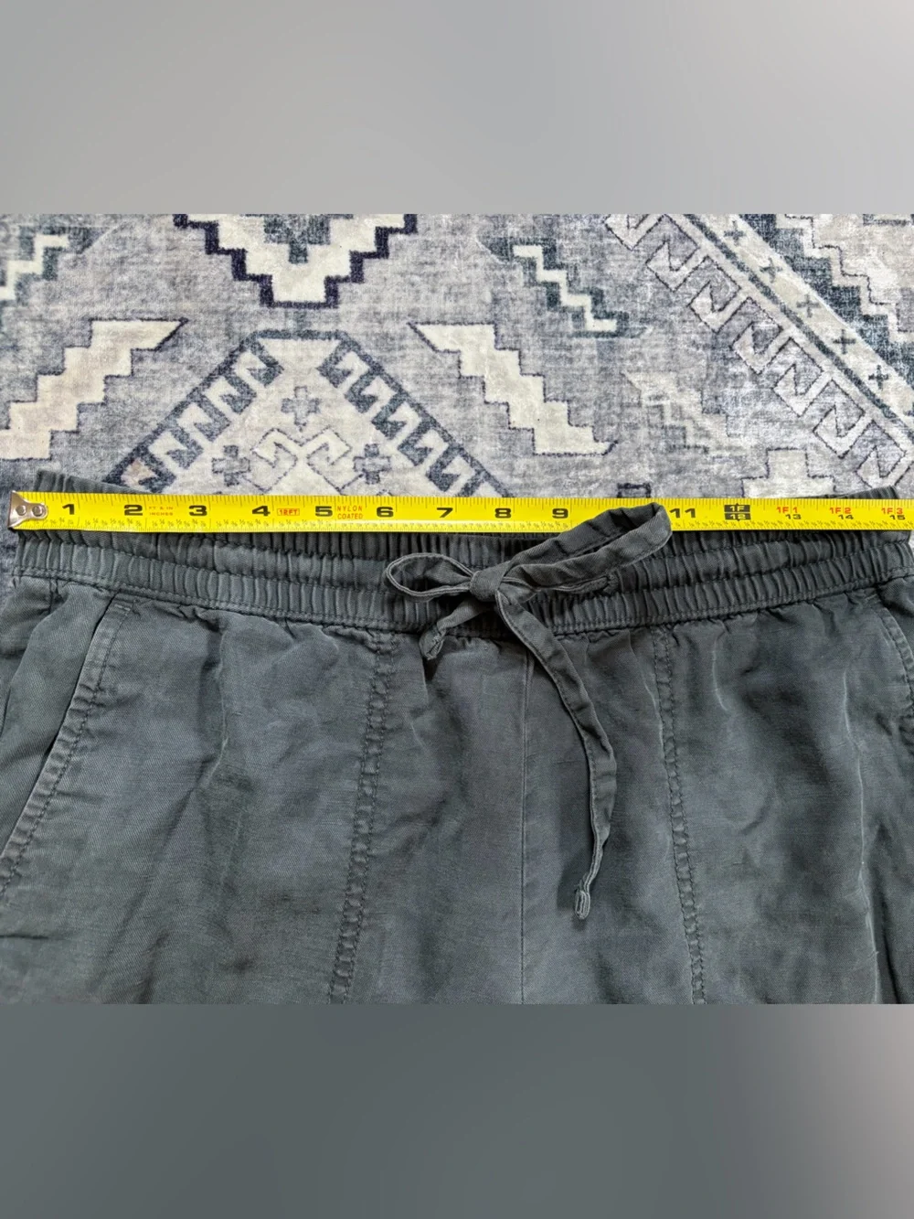 Banana Republic women’s jogger Cargo Pants in Dark Gray blue